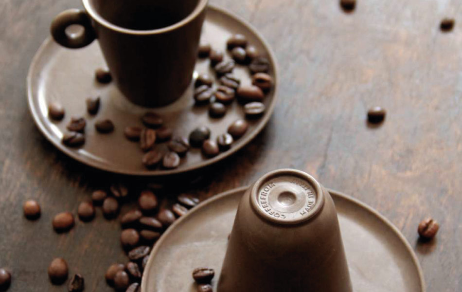 Elle Magazine | Le prime tazzine fatte con i fondi di caffè - Coffeefrom